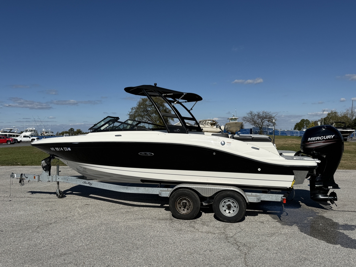 2018 Sea Ray SPX 210 OB - Sold Boat
