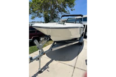 BOATZON | Sea Ray SPX 210 Outboard 2020