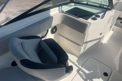 BOATZON | Sea Ray SPX 210 Outboard 2023
