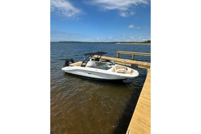 BOATZON | Sea Ray SPX 210 Outboard 2023