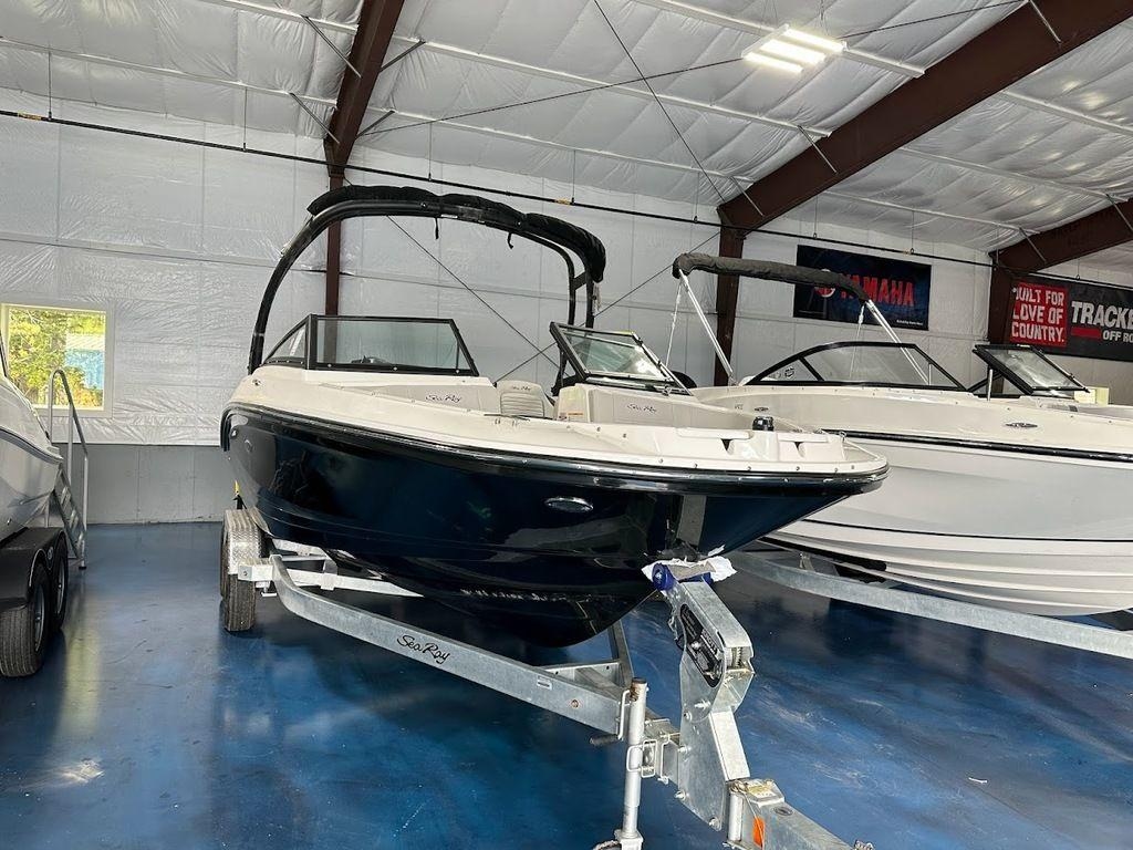2024 Sea Ray SPX 210 Outboard - Sold Boat