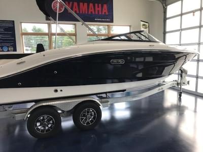 BOATZON | Sea Ray SPX 210 Outboard 2025