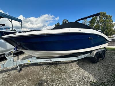 BOATZON | Sea Ray SPX 210 Outboard 2025