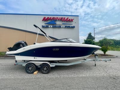 BOATZON | Sea Ray SPX 210 Outboard 2026