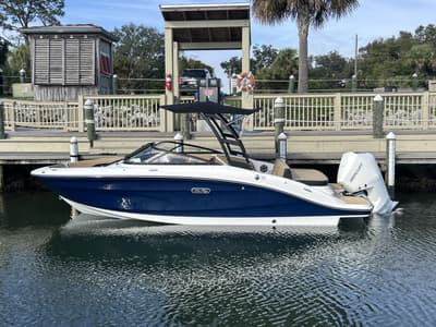 BOATZON | Sea Ray SPX 210 Outboard 2026