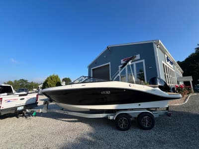 BOATZON | Sea Ray SPX 210 Outboard 2027 BOATZON | Sea Ray SPX 210 Outboard 2027