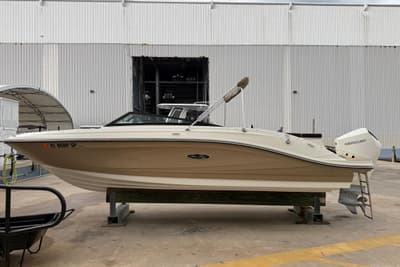 BOATZON | Sea Ray SPX 230 Outboard 2019