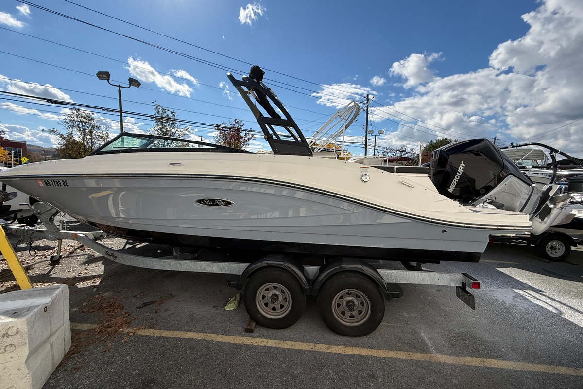 2023 Sea Ray SPX 230 Outboard - Sold Boat