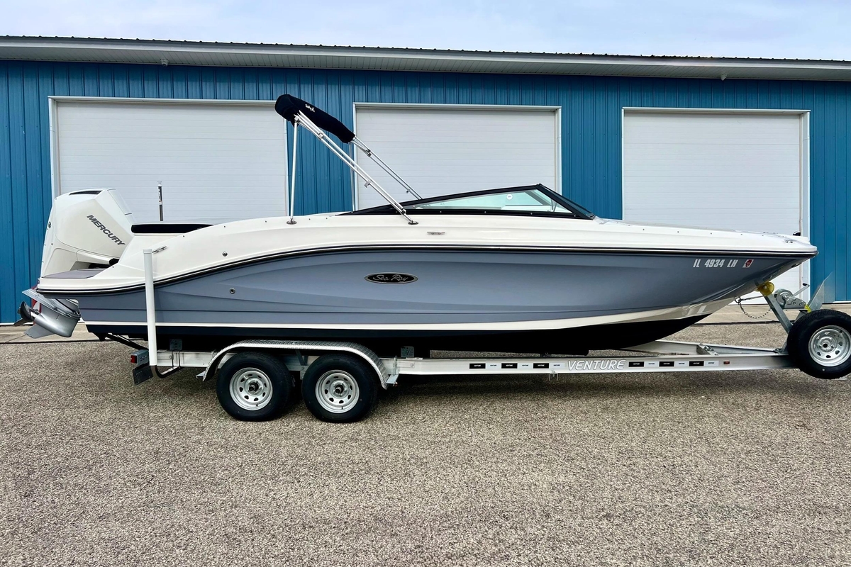 2023 Sea Ray SPX 230 Outboard - Sold Boat