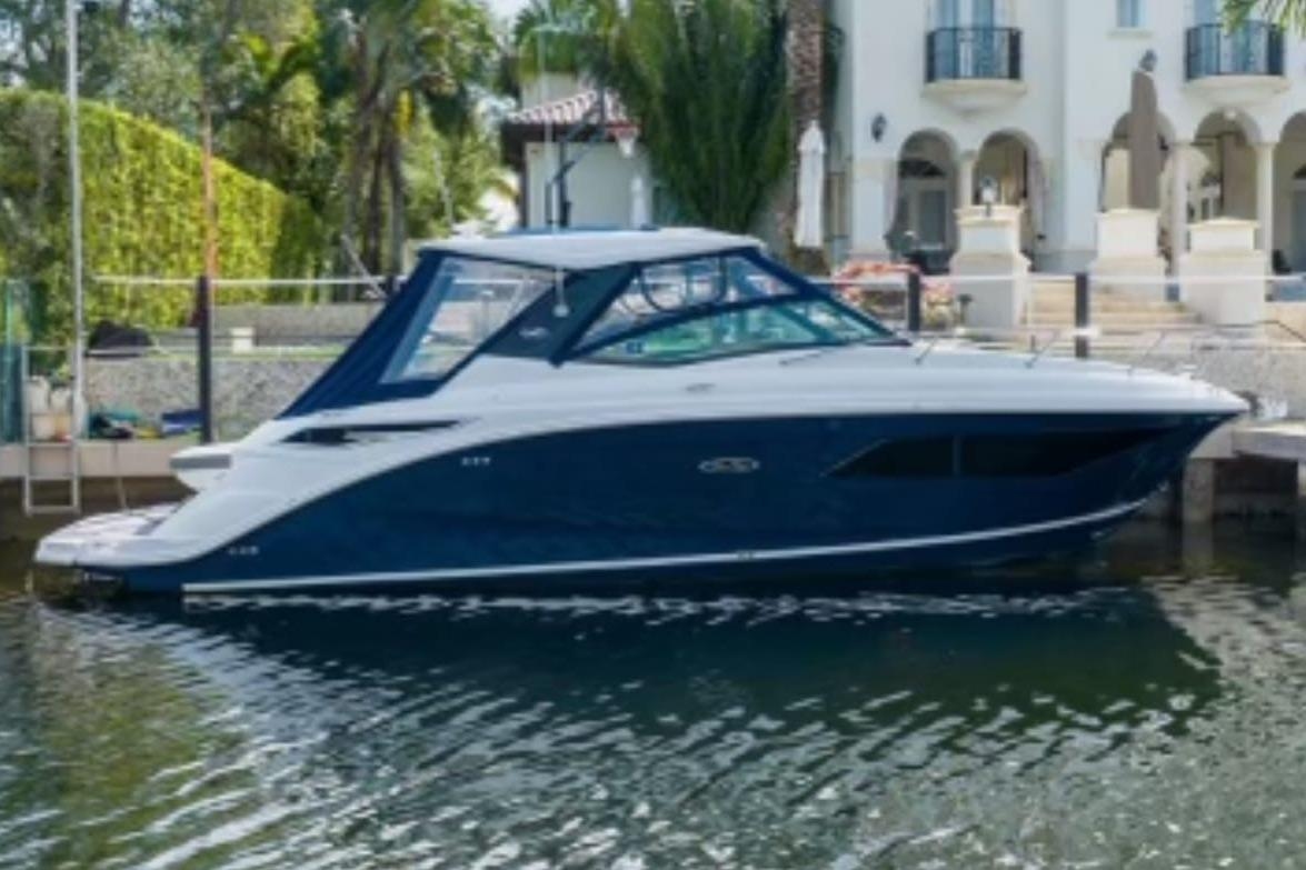 2020 Sea Ray Sundancer 320 - Sold Boat