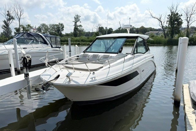 2022 Sea Ray Sundancer 320 - Sold Boat