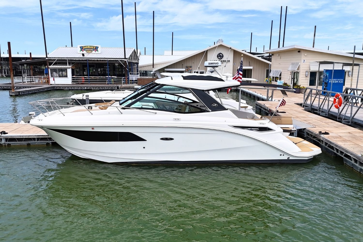 2024 Sea Ray Sundancer 320 - Sold Boat