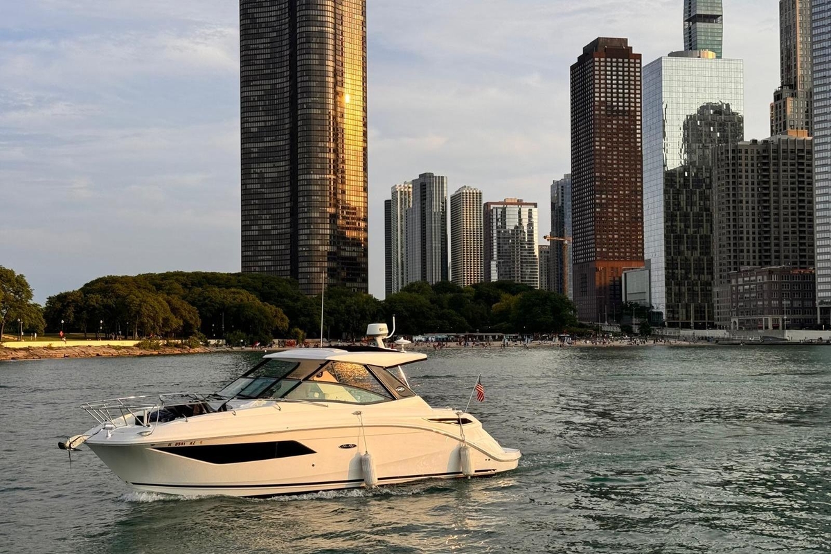 2019 Sea Ray Sundancer 320 Coupe - Sold Boat