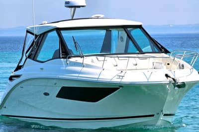 BOATZON | Sea Ray Sundancer 320 Coupe 2024