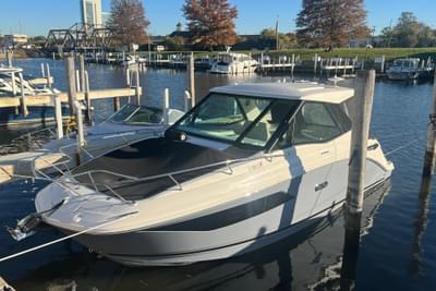 BOATZON | Sea Ray Sundancer 320 Coupe 2025