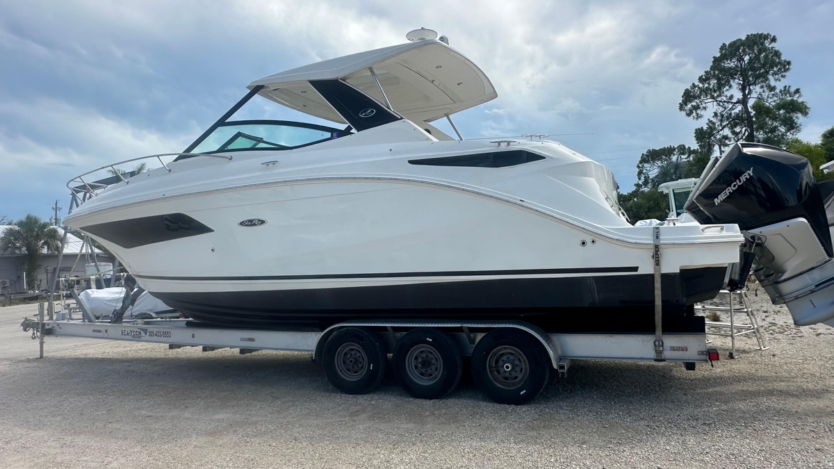 2023 Sea Ray Sundancer 320 Outboard - Sold Boat
