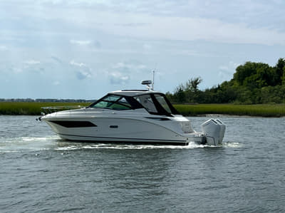 BOATZON | Sea Ray Sundancer 320 Outboard 2025 BOATZON | Sea Ray Sundancer 320 Outboard 2025
