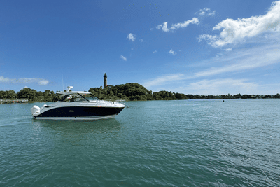 BOATZON | Sea Ray Sundancer 320 Outboard 2026 BOATZON | Sea Ray Sundancer 320 Outboard 2026