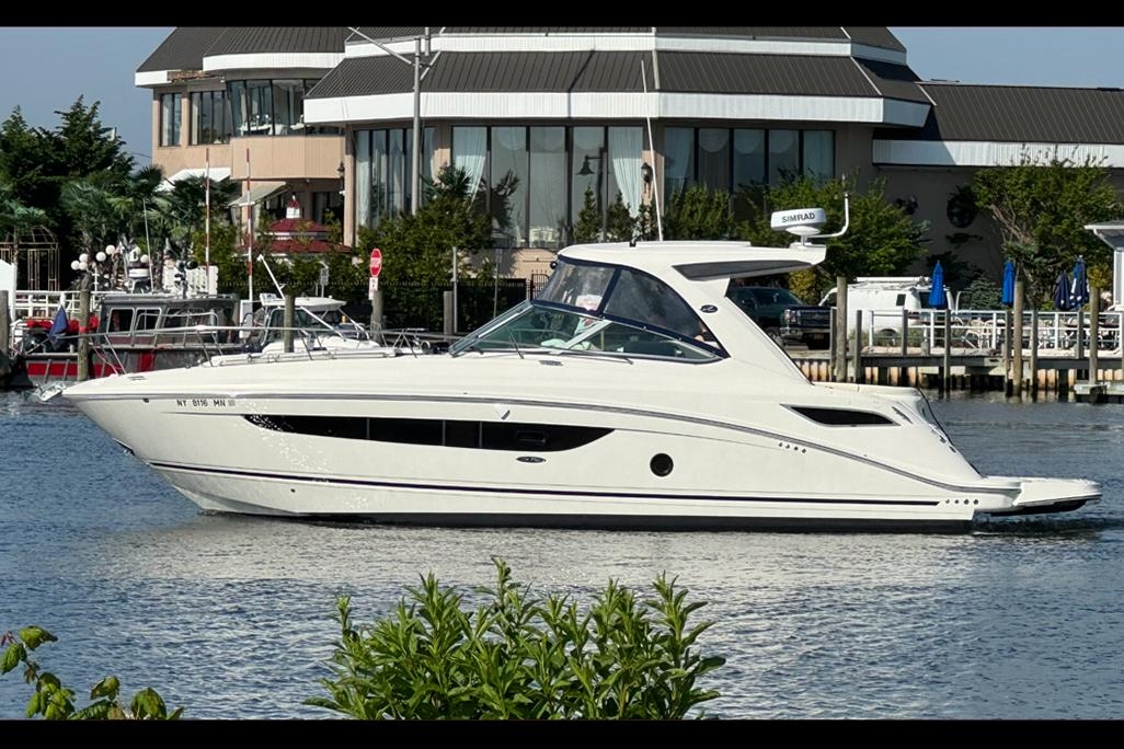 2019 Sea Ray Sundancer 350 - Sold Boat