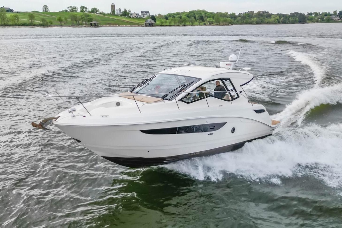 2017 Sea Ray Sundancer 350 Coupe - Sold Boat
