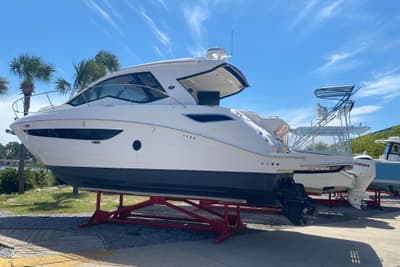 BOATZON | Sea Ray Sundancer 350 Coupe 2021