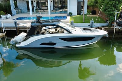 BOATZON | Sea Ray Sundancer 370 Outboard 2022 BOATZON | Sea Ray Sundancer 370 Outboard 2022
