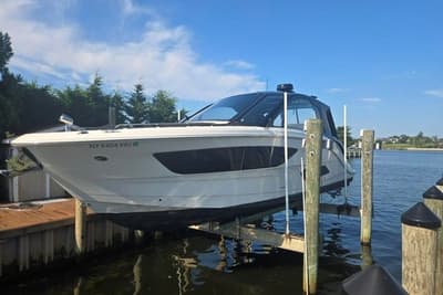 BOATZON | Sea Ray Sundancer 370 Outboard 2024