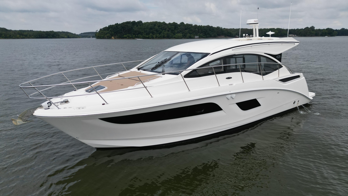 2017 Sea Ray Sundancer 400 - Sold Boat