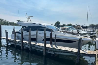 BOATZON | Sea Ray Sundancer 400 2017
