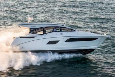 BOATZON | Sea Ray Sundancer 400 2017