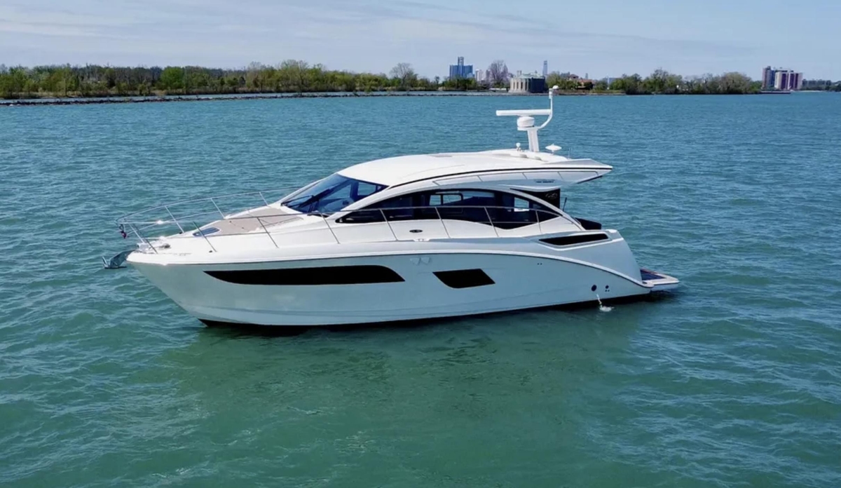 2018 Sea Ray Sundancer 400 - Sold Boat