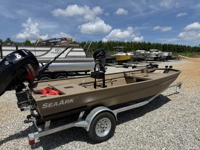 BOATZON | SeaArk 1652 Crappie 2025