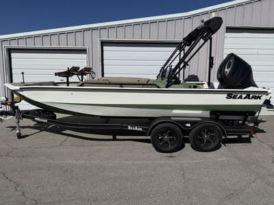 BOATZON | SeaArk Easy 200 2026