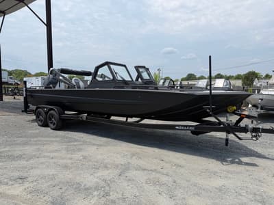 BOATZON | SeaArk ProGuide  300 HP Suzuki 2027