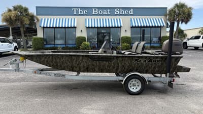 BOATZON | SeaArk Shadow 17 Side Console 2027 BOATZON | SeaArk Shadow 17 Side Console 2027