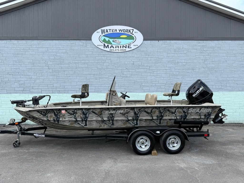 2016 SeaArk V Cat 200 - Sold Boat