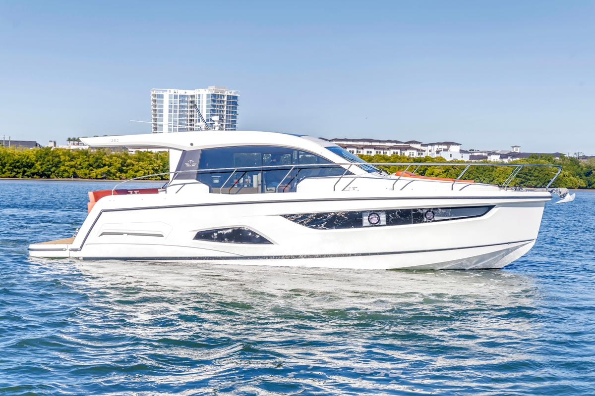2020 Sealine C390 - Sold Boat