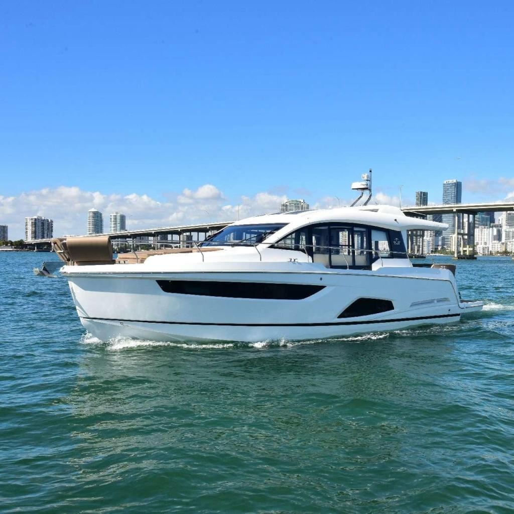 2022 Sealine C430 - Sold Boat