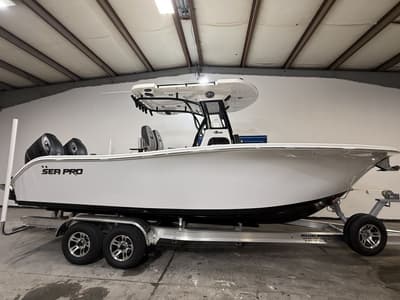 BOATZON | SeaPro 262 DLX 2027