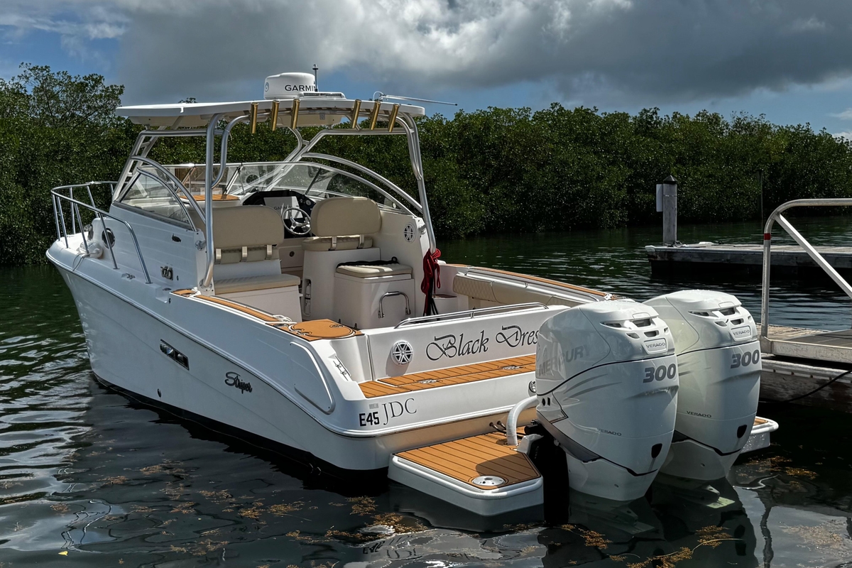 2008 Seaswirl Striper 2901 Walkaround O/B - Sold Boat