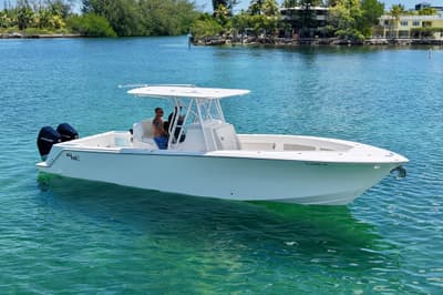 BOATZON | SeaVee 322Z 2021