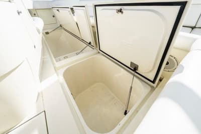 BOATZON | SeaVee 39 LE 2012