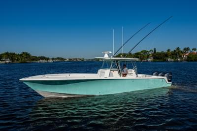 BOATZON | SeaVee 390Z 2017