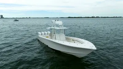 BOATZON | SeaVee 390Z Center Console 2017