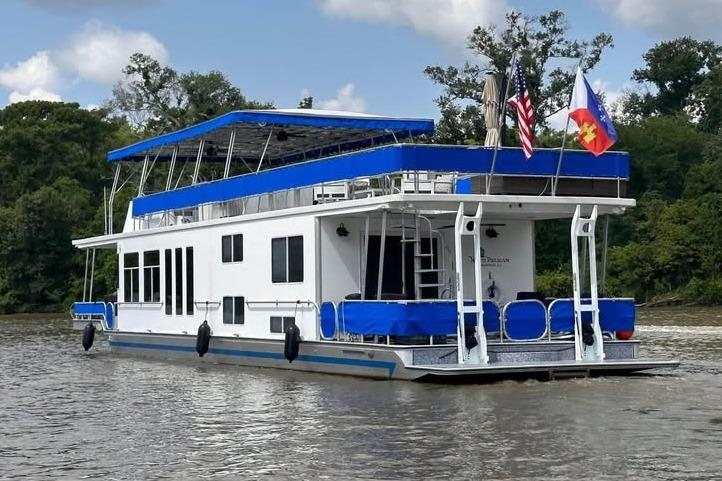 1999 Sharpe Houseboat - Sold Boat