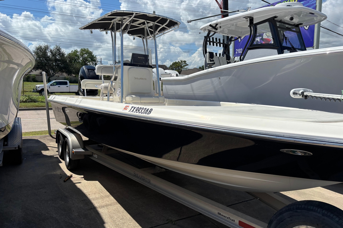 2006 ShearWater 2400Z - Sold Boat