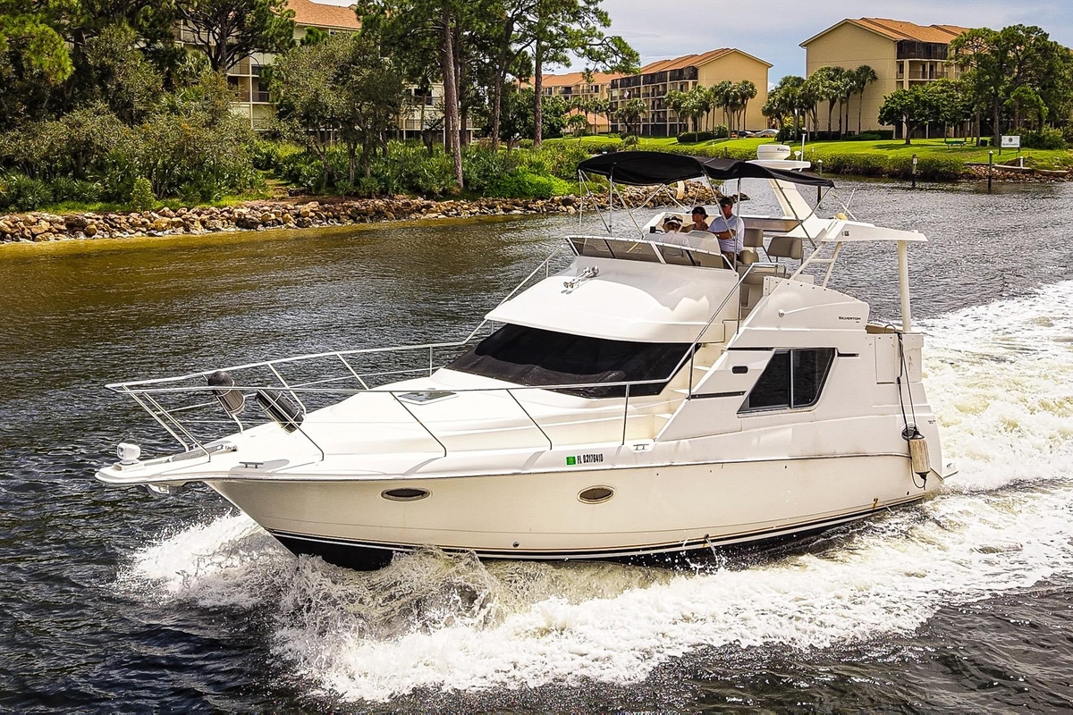 2002 Silverton 352 Motor Yacht - Sold Boat