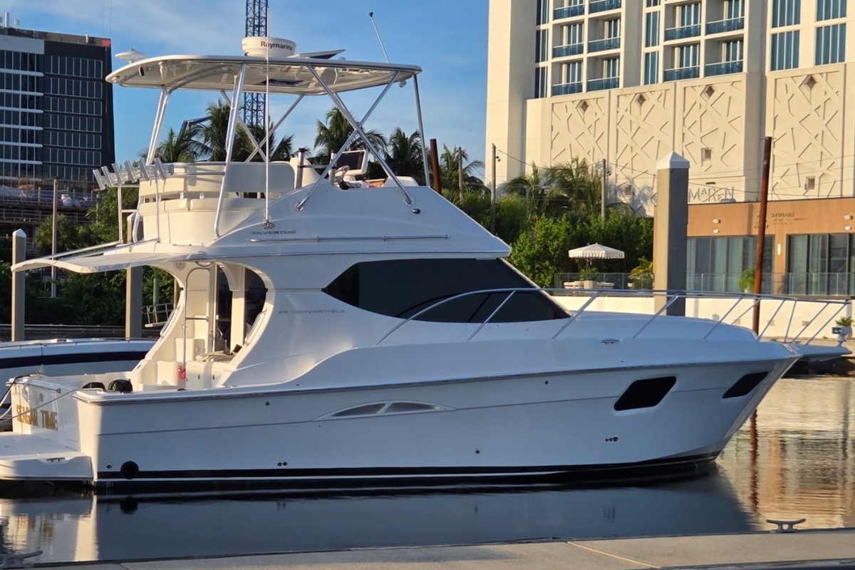 2014 Silverton 36 Convertible - Sold Boat