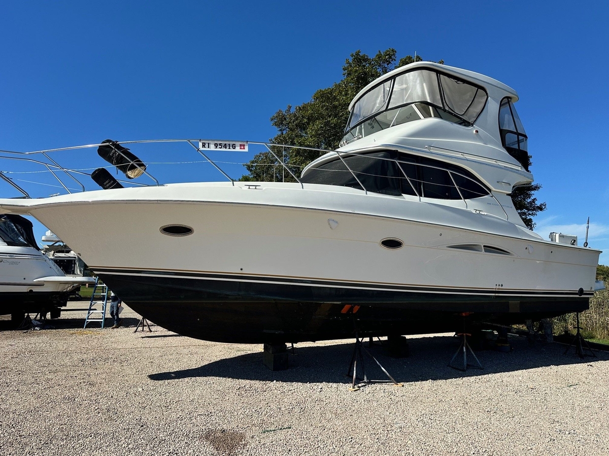 2004 Silverton 38 Convertible - Sold Boat