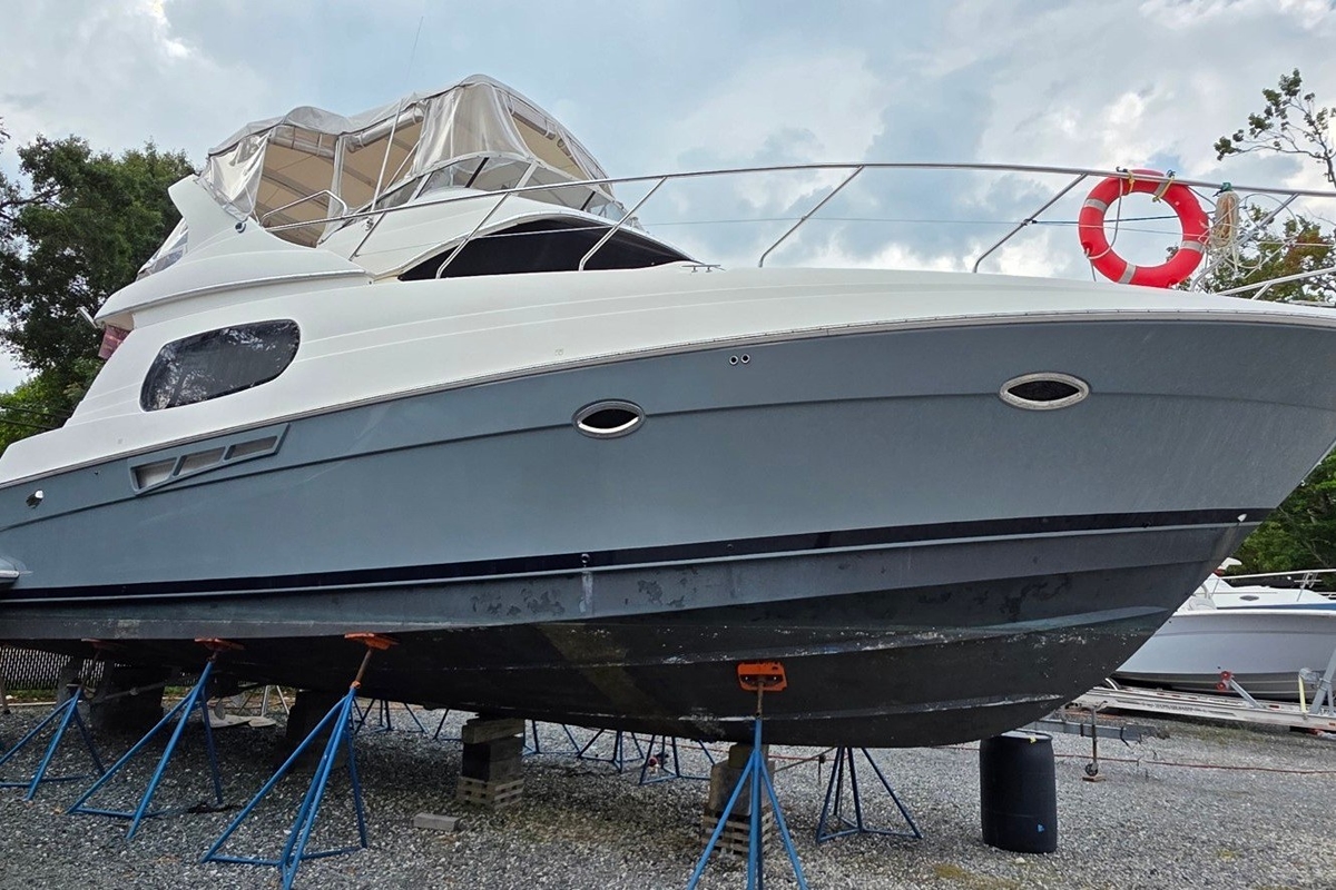 2001 Silverton 410 Sport Bridge - Sold Boat